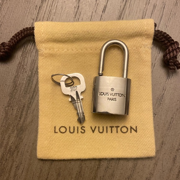 Authentic Louis Vuitton Silver padlock & key set #307 - Picture 11 of 11
